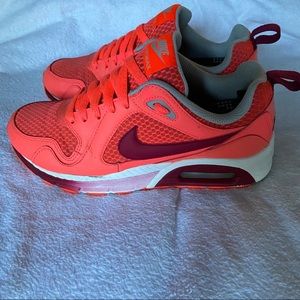 Sold! Nike Air Max Trax Sz 7